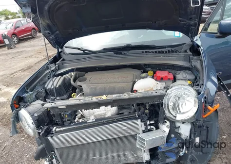 2021 Jeep Renegade Latitude 4X4 z USA, uszkodzony, nr VIN ZACNJDBB0MPM25613